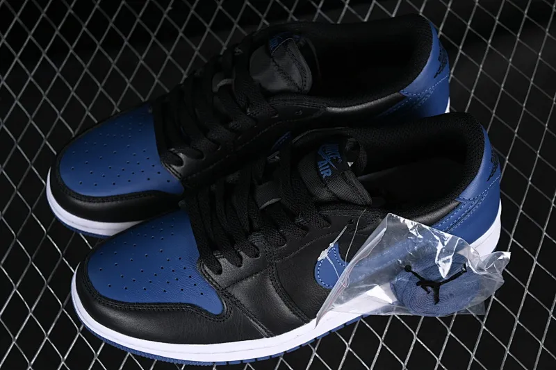 All categories Air Jordan Jordan series basketball shoes Air Jordan 1 Low G version pure original Air Jordan 1 Low OG AJ1 Joe 1 customized version black and blue full head layer low-top basketball shoes CZ0775-041